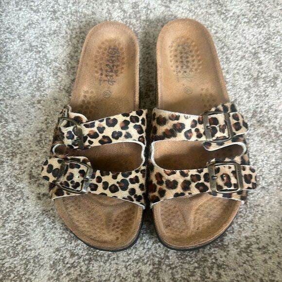 Biostep two-buckle sandals with a leopard print design 9.5 - Picture 1 of 6